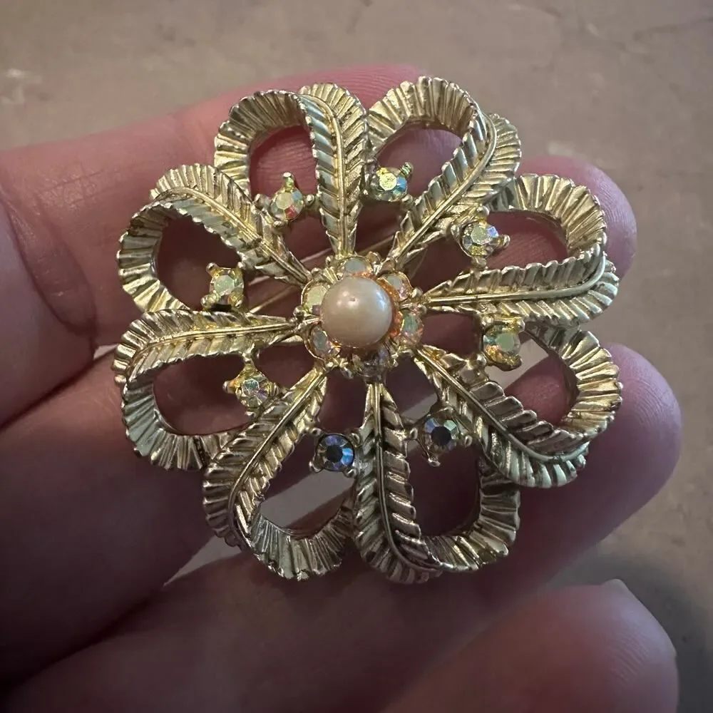 Vintage Gold Tone Filigree Flower Brooch w/ Faux Pearl & Rhinestones